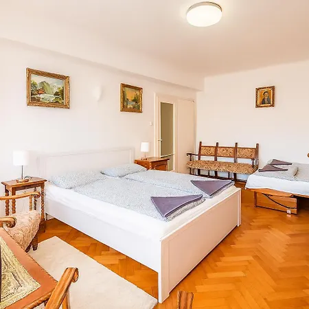 Daire Margaret On Buda Site Near Margaret Island With Aircon *