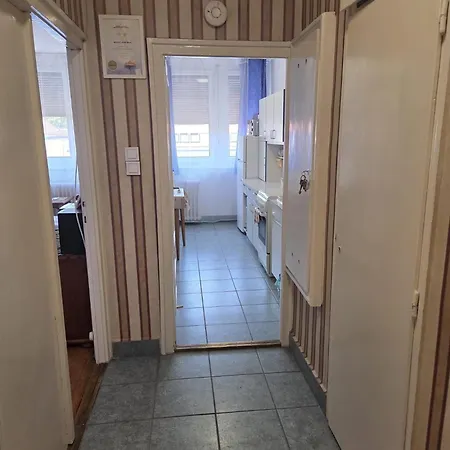 Апартаменты Margaret Retro On Buda Site Near Margaret Island With Aircon