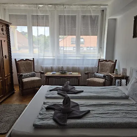 Margaret Retro On Buda Site Near Margaret Island With Aircon Апартаменты *