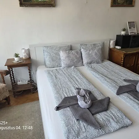 Margaret Retro On Buda Site Near Margaret Island With Aircon Апартаменты *