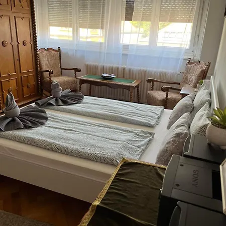 Апартаменты Margaret Retro On Buda Site Near Margaret Island With Aircon Будапешт