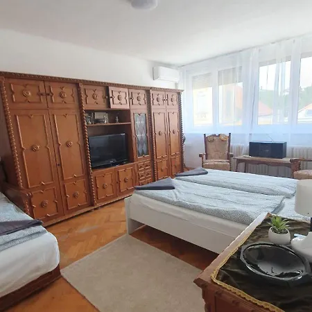 Margaret On Buda Site Near Margaret Island With Aircon Apartment *